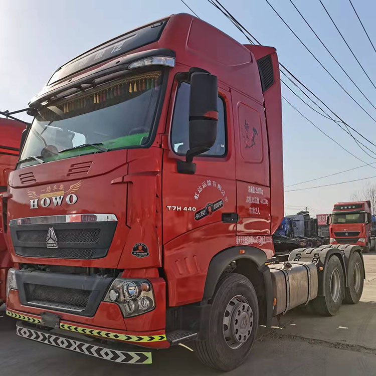 二手挂车 九成新豪沃运输牵引车 国五重汽牵引车头 分期付款价格、电话、图片